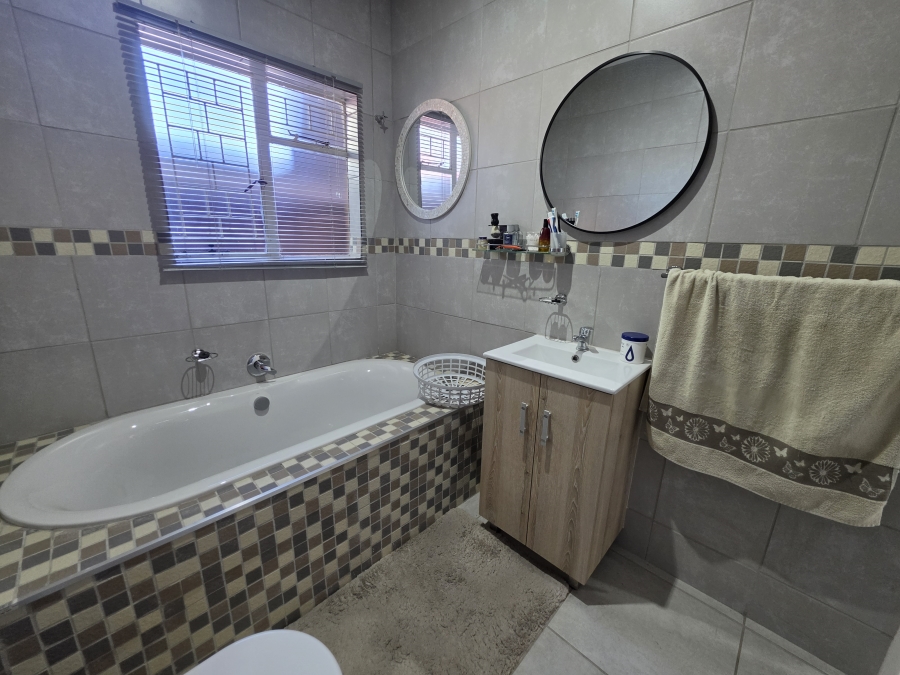 2 Bedroom Property for Sale in Navalsig Free State